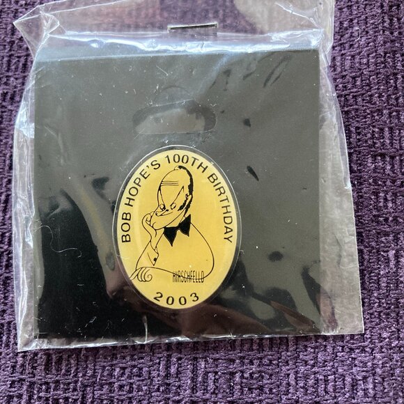 Bob Hope's 100th Birthday Hirschfeld Pin 2003 Library of Congress Event Sealed - Picture 1 of 3